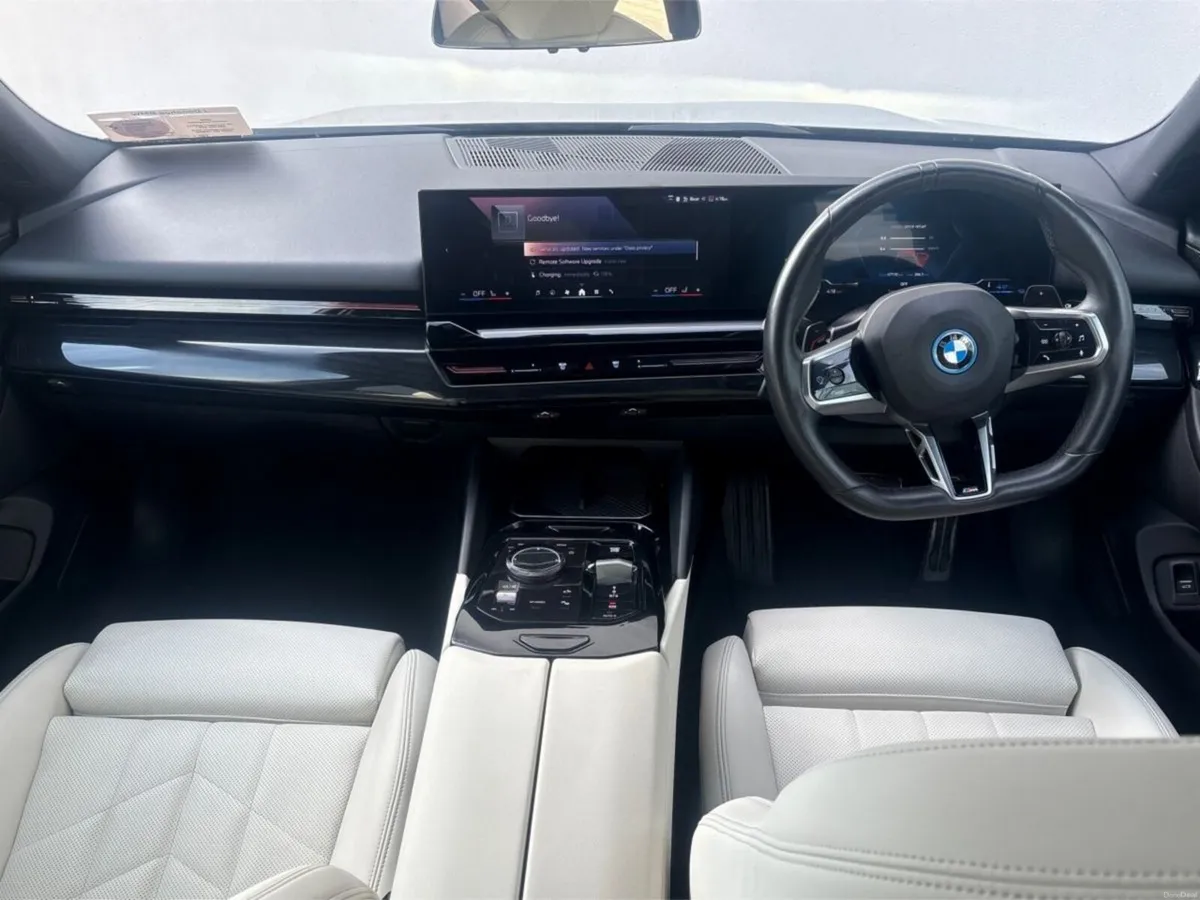 BMW 5-Series 530e M Sport Saloon - Image 4
