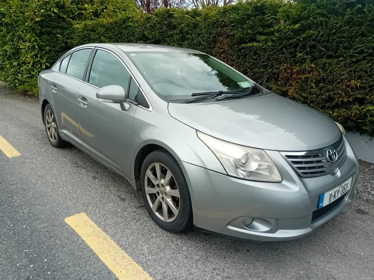 Toyota Avensis 2011 - Image 1