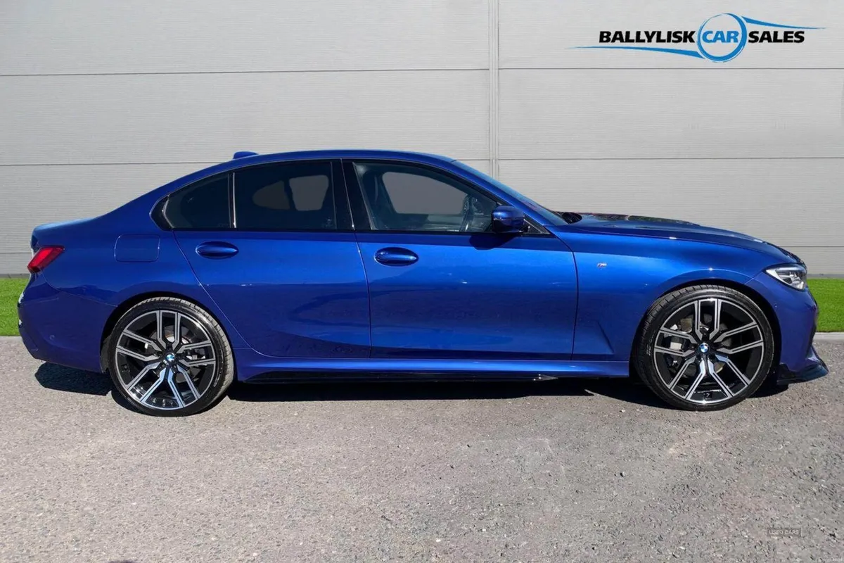 BMW 3-Series 2.0 330e 292PS 12kWh M Sport Plug-in - Image 3