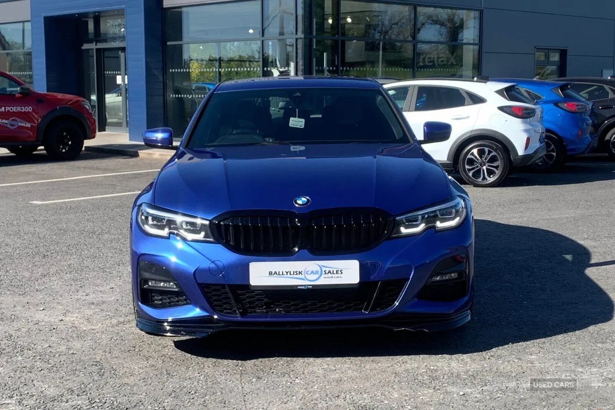 BMW 3-Series 2.0 330e 292PS 12kWh M Sport Plug-in - Image 4