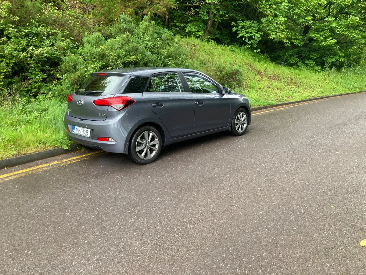 2017 Hyundai i20 1.1 Diesel Hatchback - Image 3