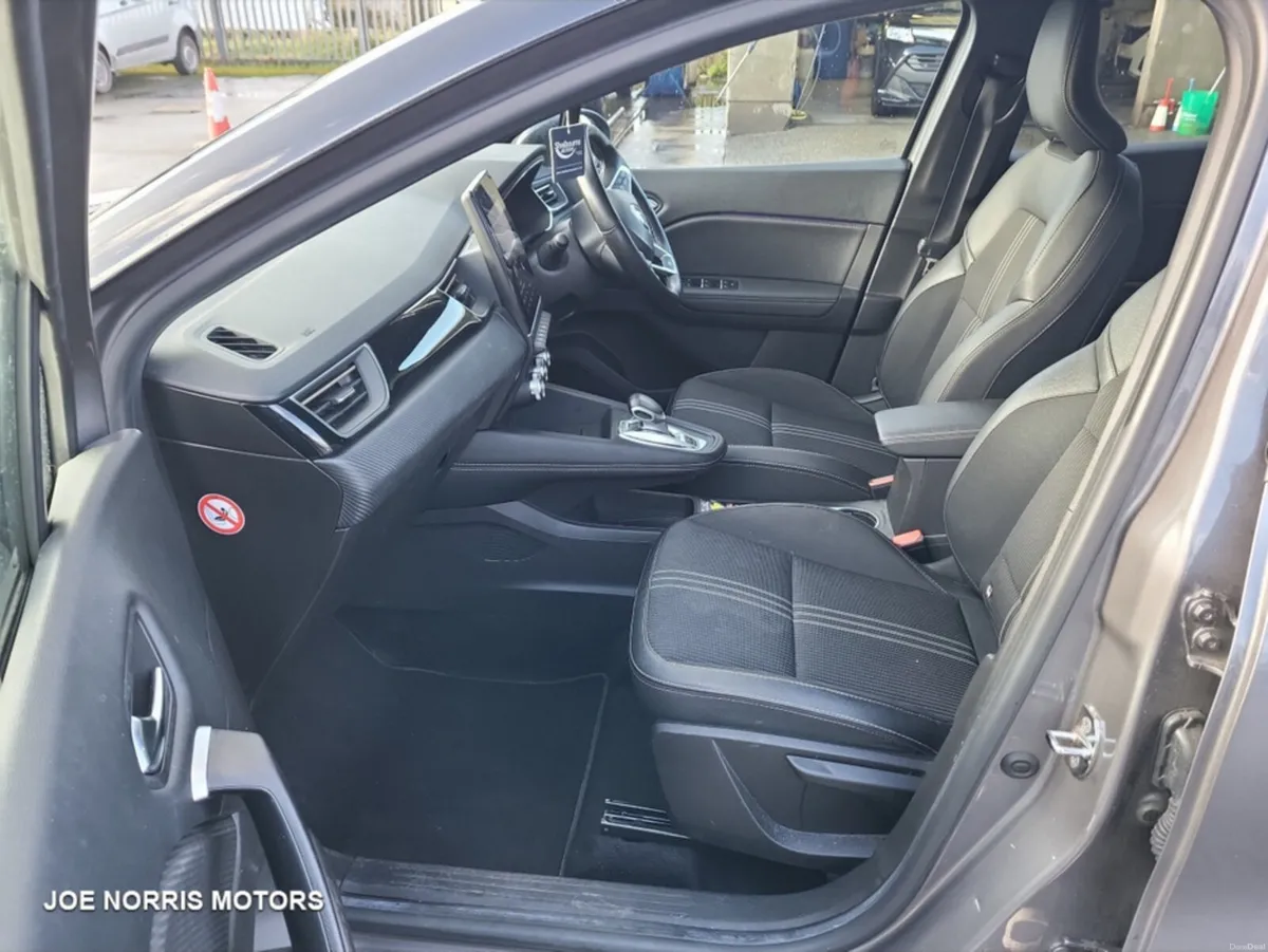 Renault Captur E-TECH ENGINEERED 1.6i HRV AUTO 145 - Image 4