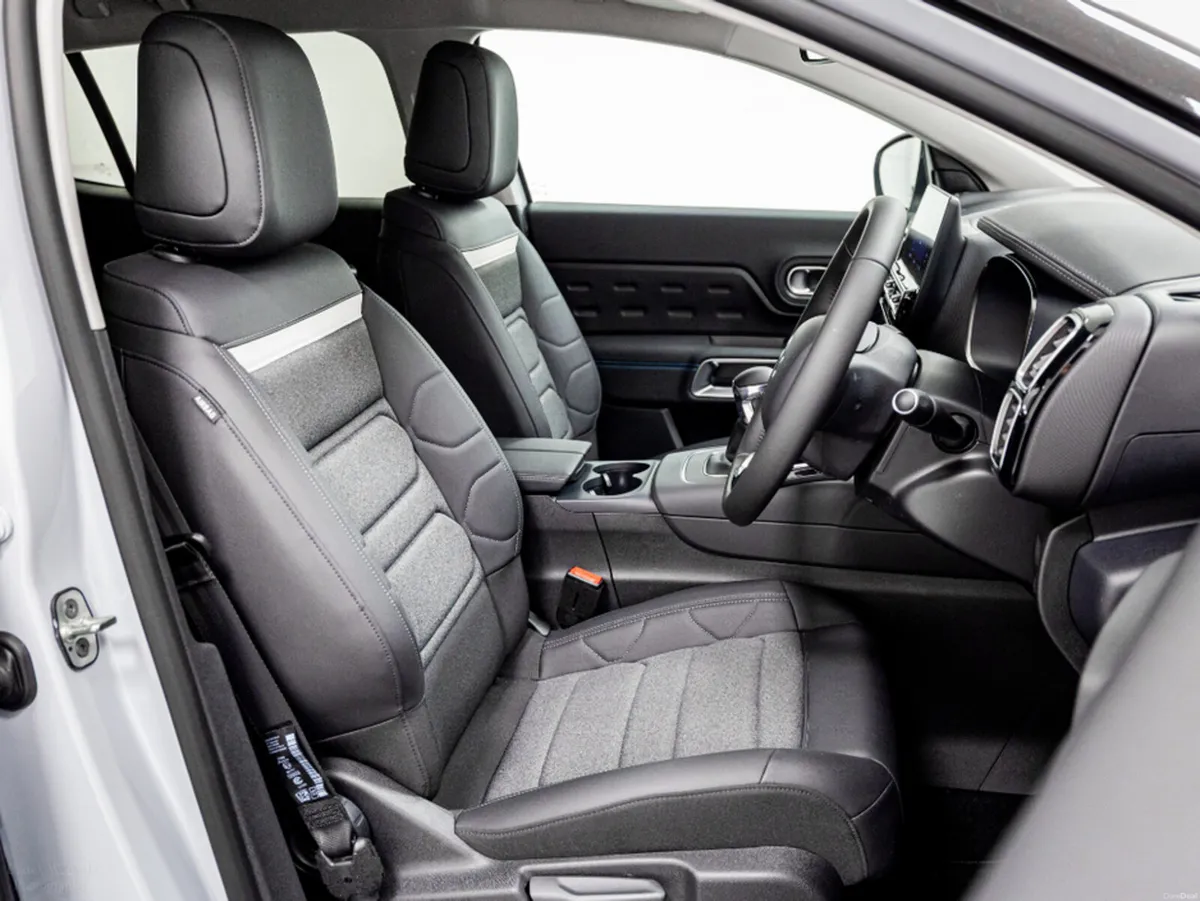 Citroen C5 Aircross Plus 1.2 Petrol 130HP - Image 3