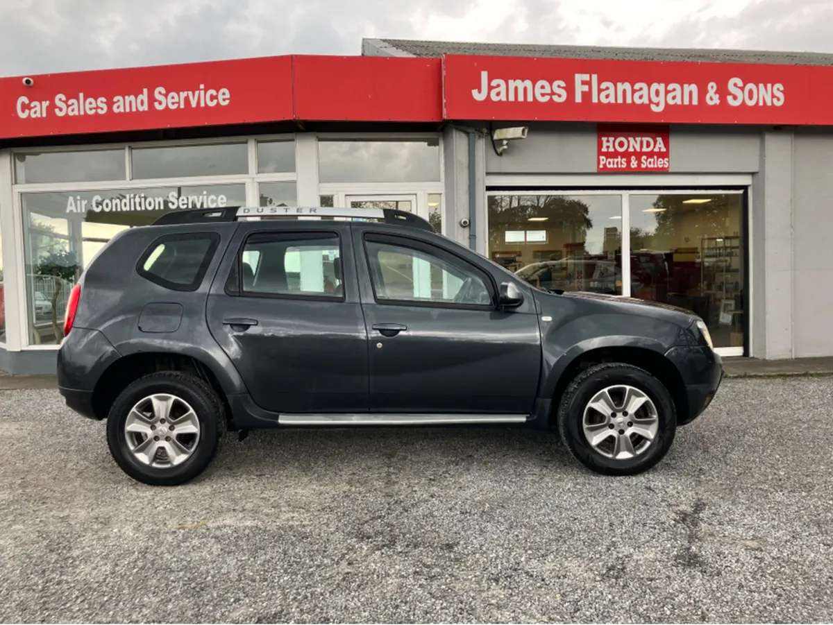 Dacia Duster SIGNATURE 1.5 DCI 110 4X 4DR - Image 3