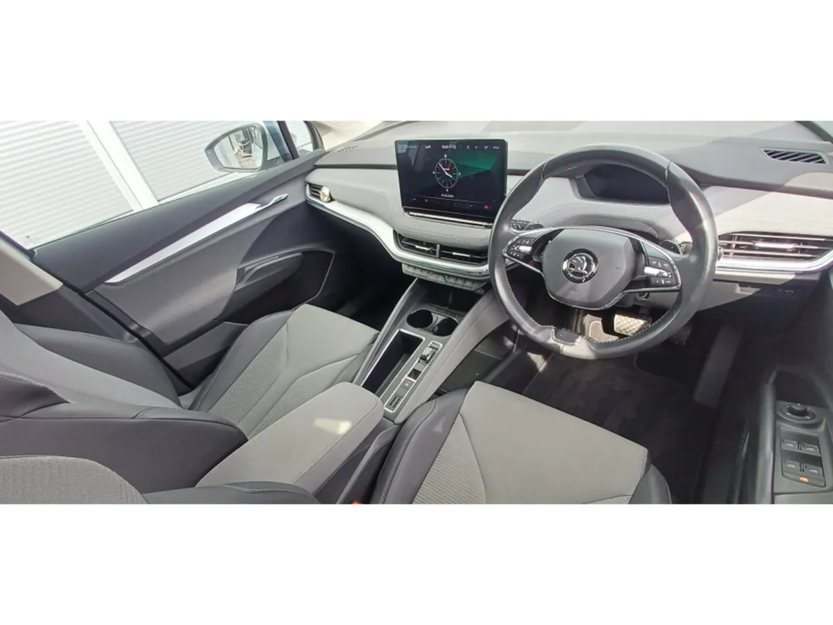 Skoda Enyaq 80 IV   ELECTRIC //BIG BATTERY//SAT NA - Image 4