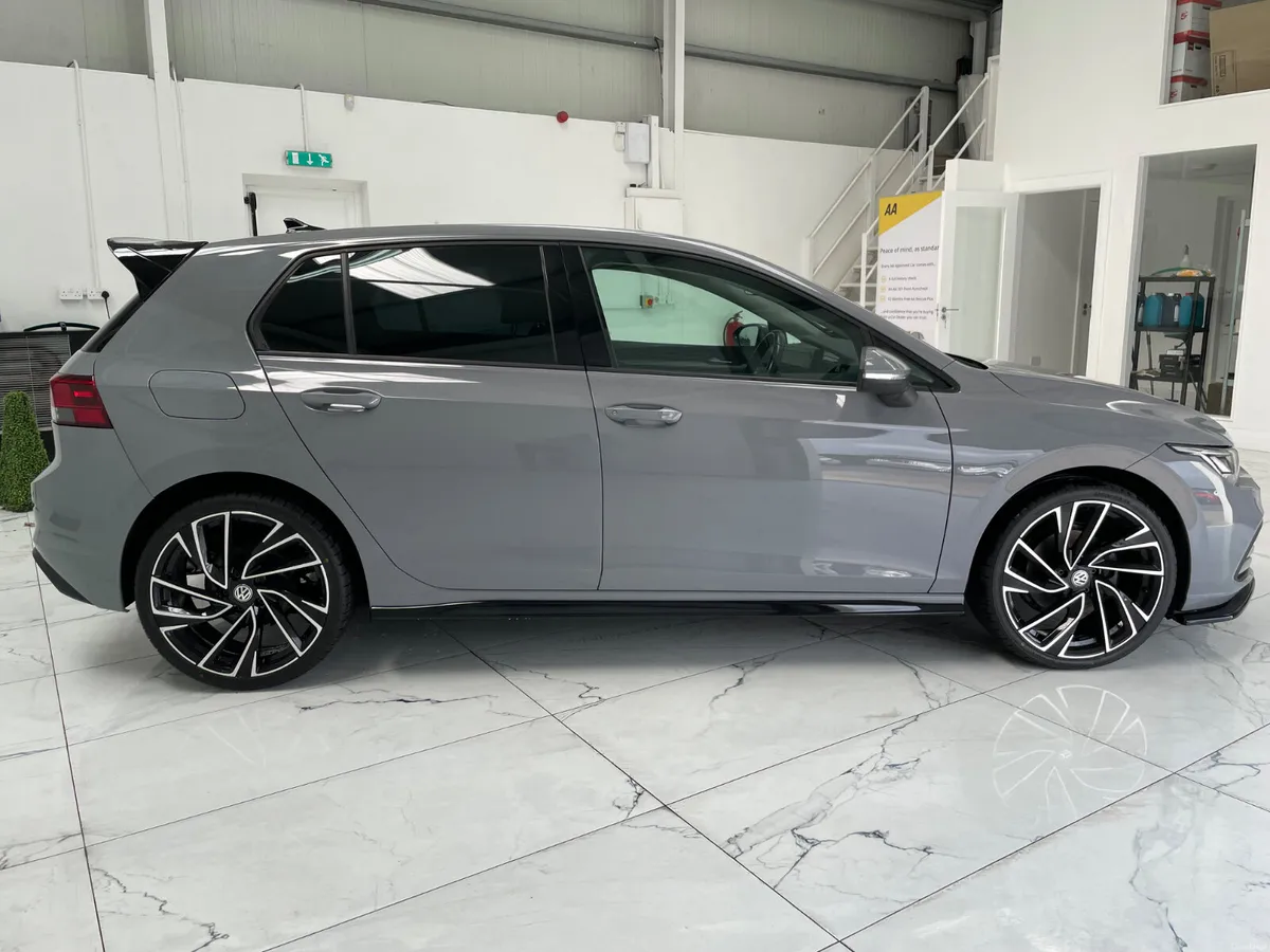 Volkswagen Golf 2023 - Image 3