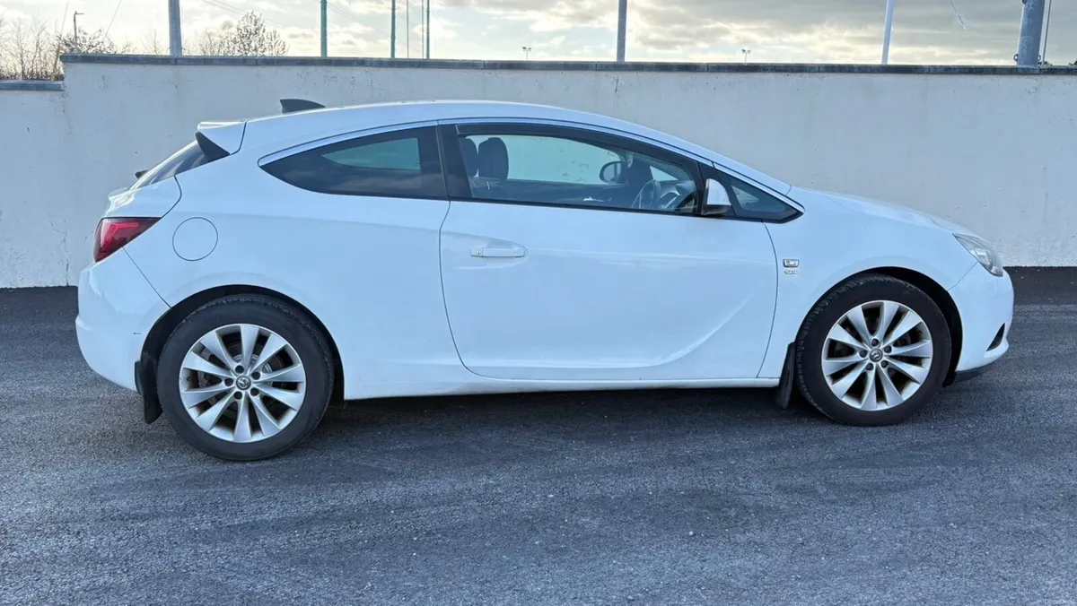 Vauxhall Astra 2015 - Image 1