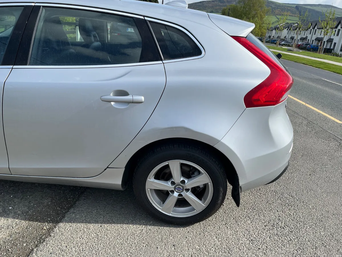 Volvo V40 2016 - Image 4