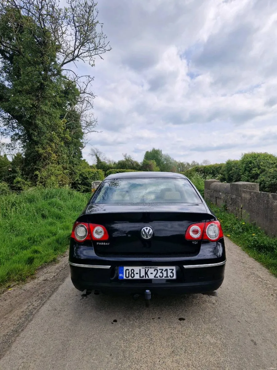 Volkswagen Passat 2008 - Image 2