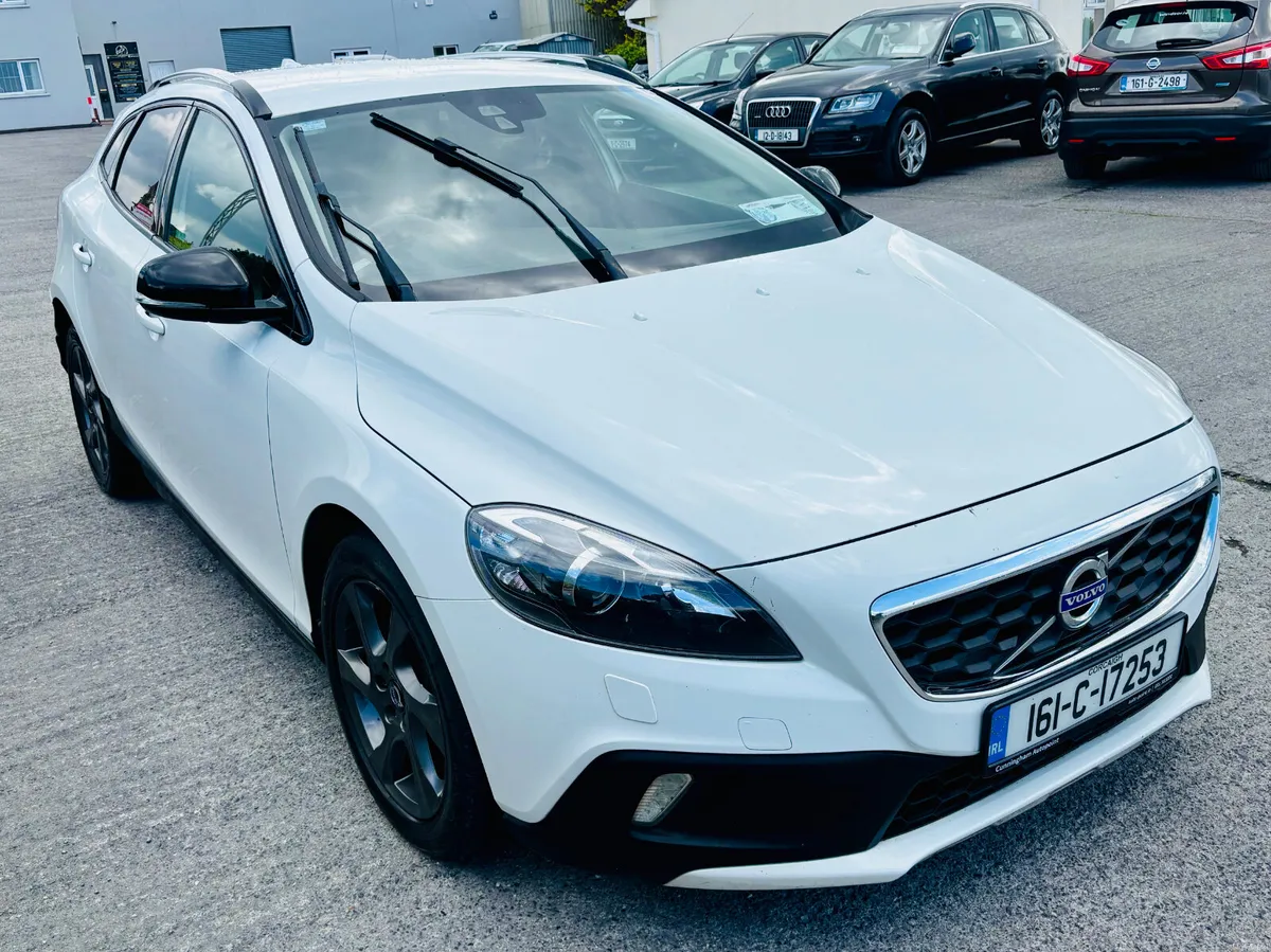 Volvo V40 2016 DIESEL AUTOMATIC - Image 5