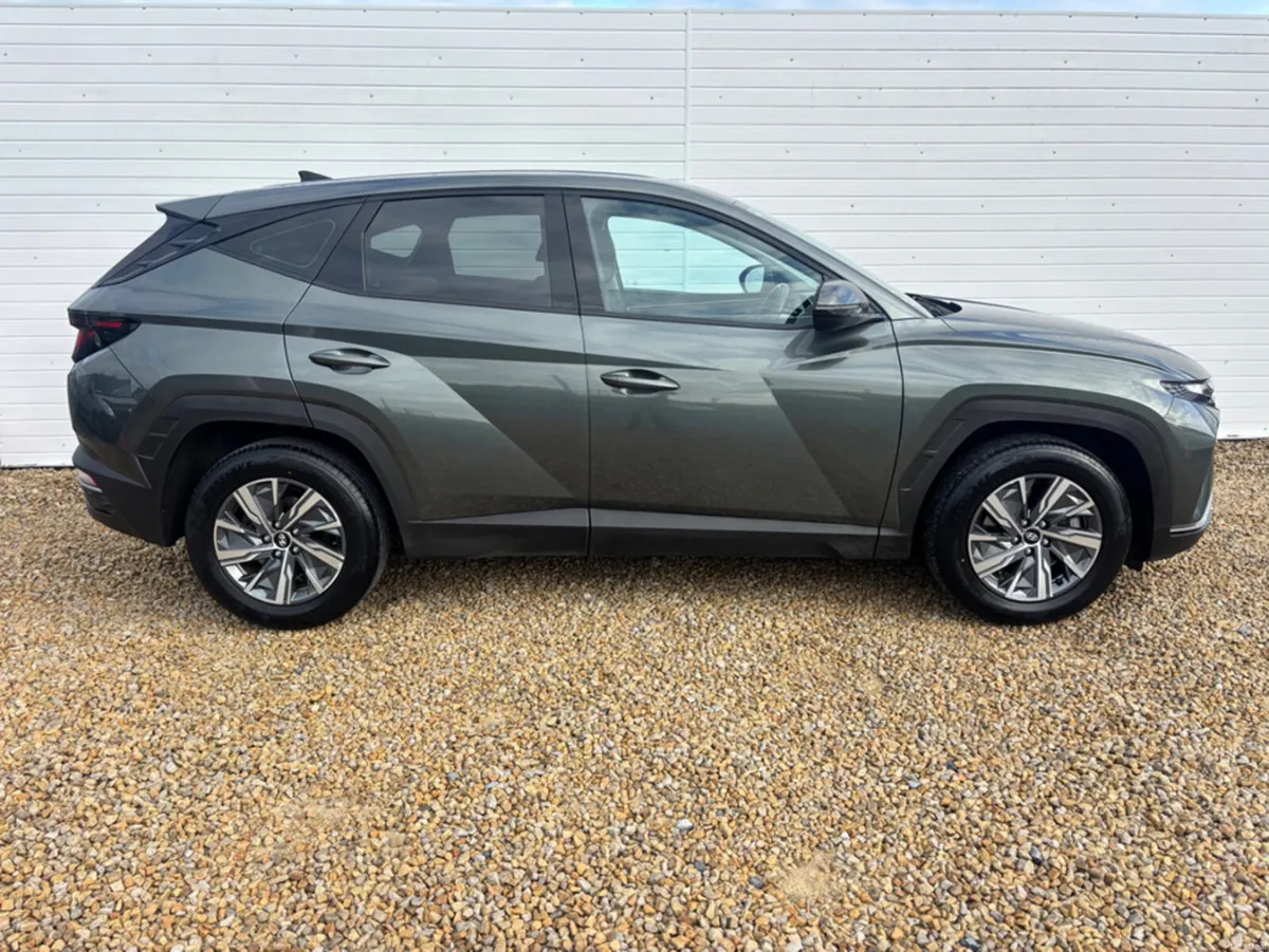 Hyundai Tucson IX35 COMFORT PLUS 5DR - Image 3