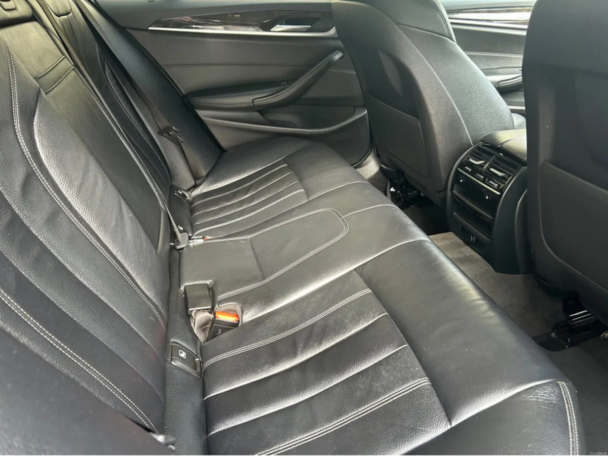 BMW 5-Series E G30 SE 4DR AUTOMATIC**//**FULL BLAC - Image 6