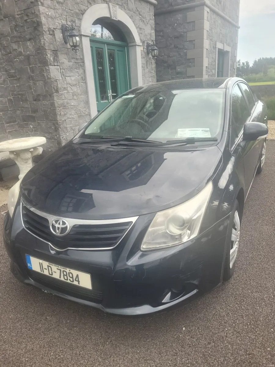 Toyota Avensis 2011 - Image 2