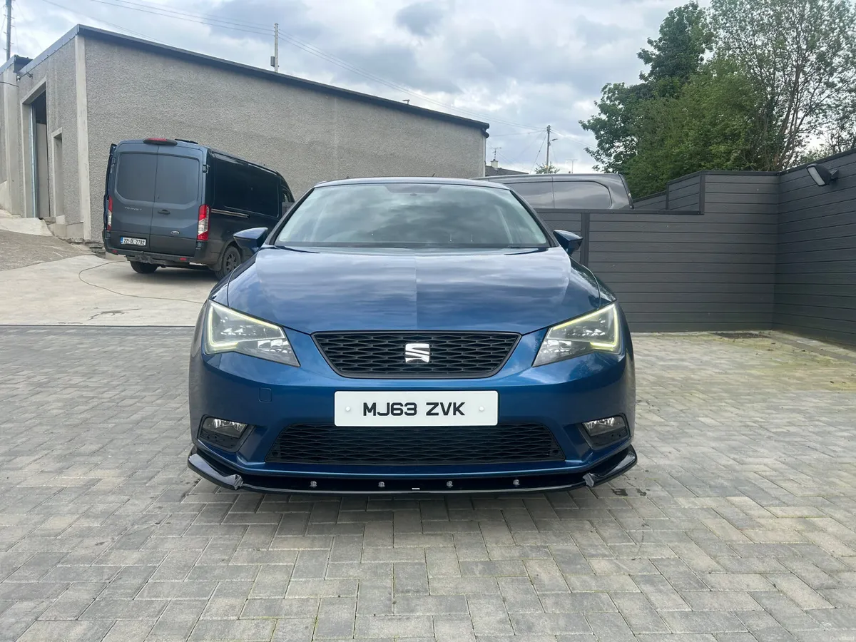 13(2) SEAT LEON 1.6 TDI LOW MILES 1 OWNER FROM NEW - Image 2