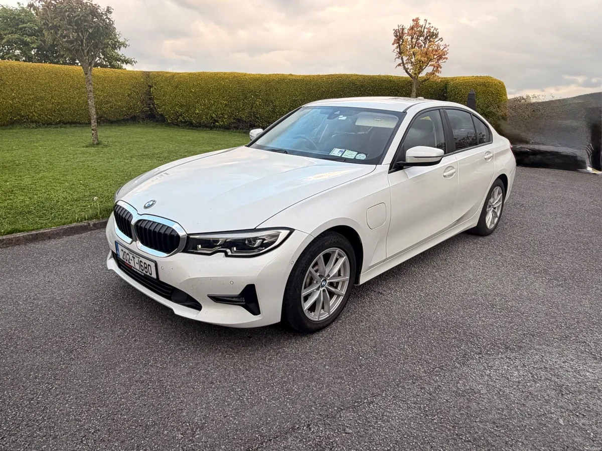BMW 330E SE Pro - Image 2