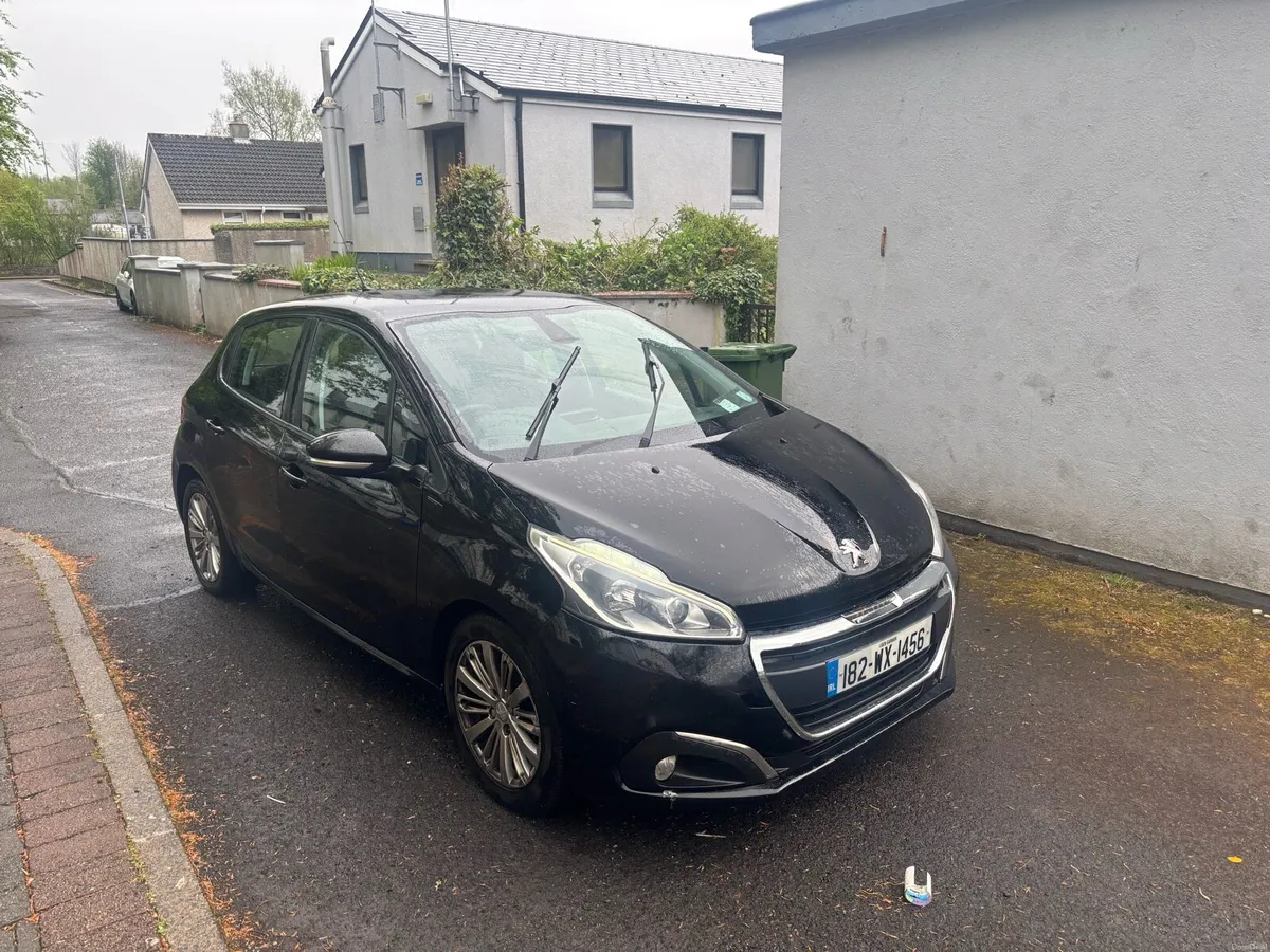 2018 (182) Peugeot 208 1.2 Petrol (€2.500) - Image 1