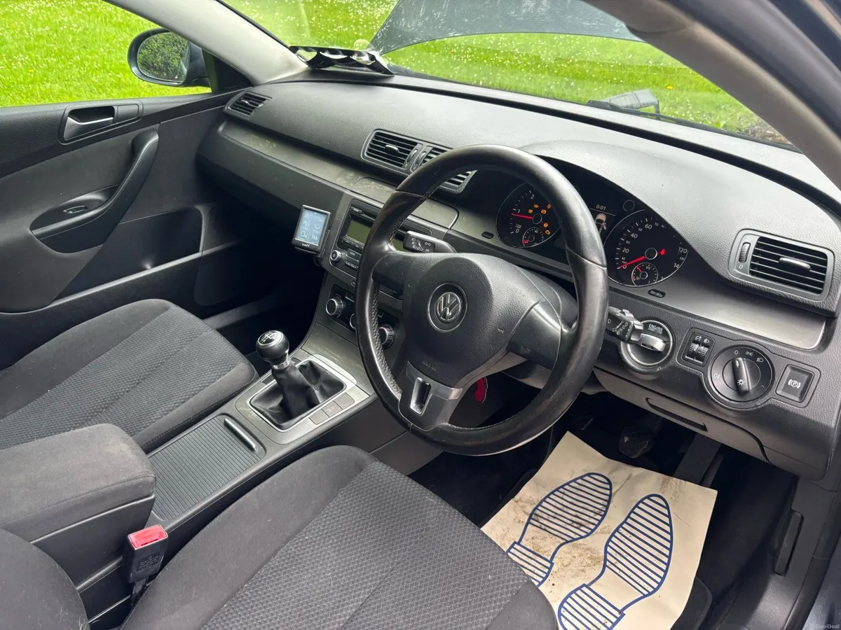 VW PASSAT ( READ FULL ADVERT) - Image 2