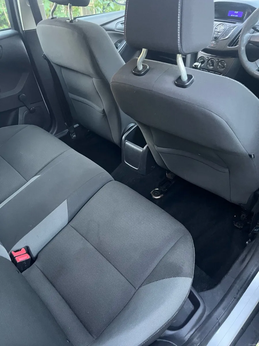 Ford Focus 2011 - Image 4