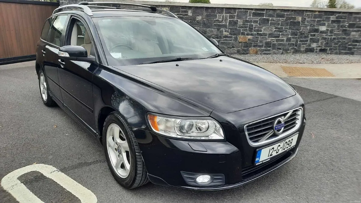 Volvo V50 2012 - Image 1