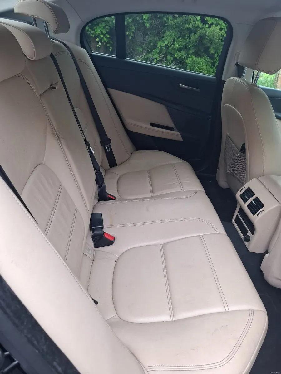 Jaguar XE 2015 - Image 3