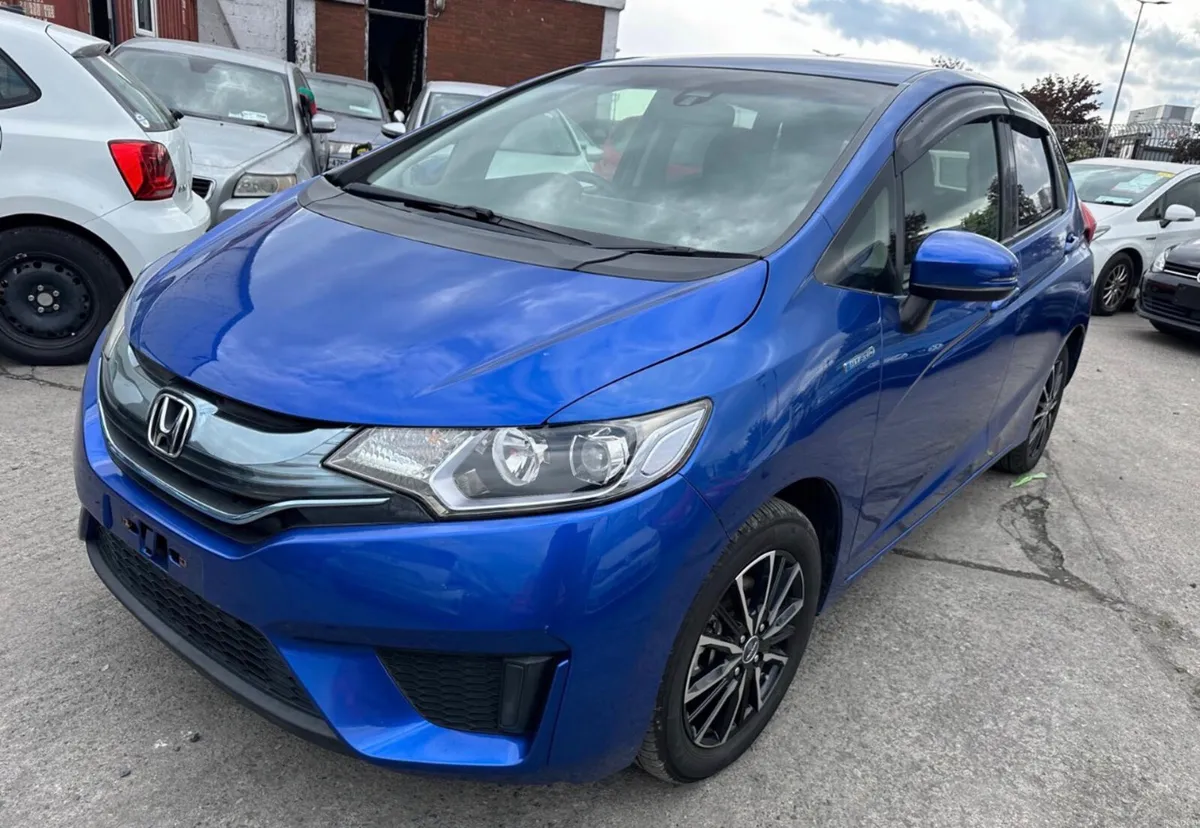 2014 Honda Fit 1.5 Hybrid Auto /  New Nct/ Warrant - Image 1