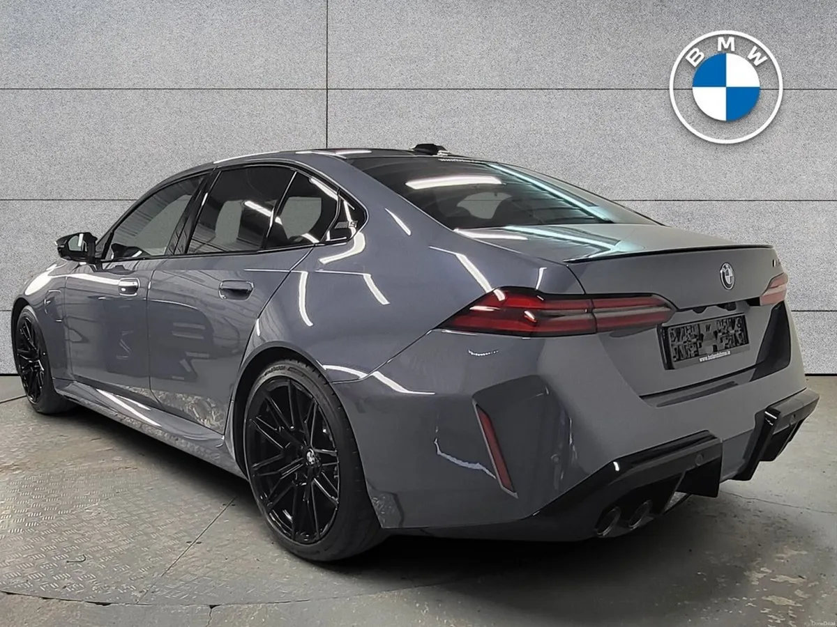 BMW M5 4.4 - Image 3