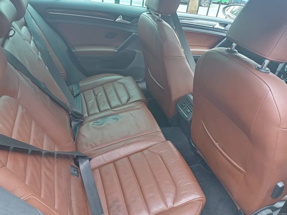 Volkswagen Golf (tan leather) - Image 4