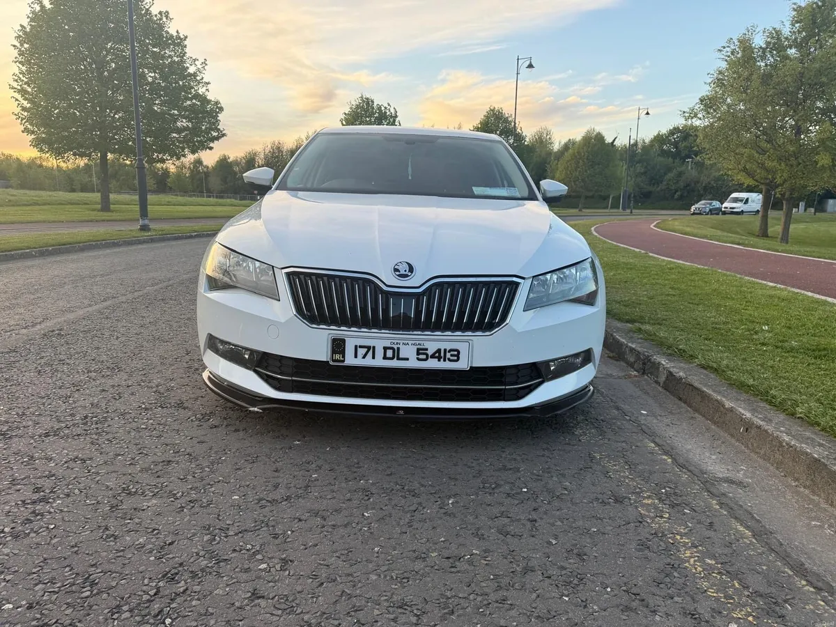 2017 Skoda Superb DSG 2.0 TDI SE - Image 3