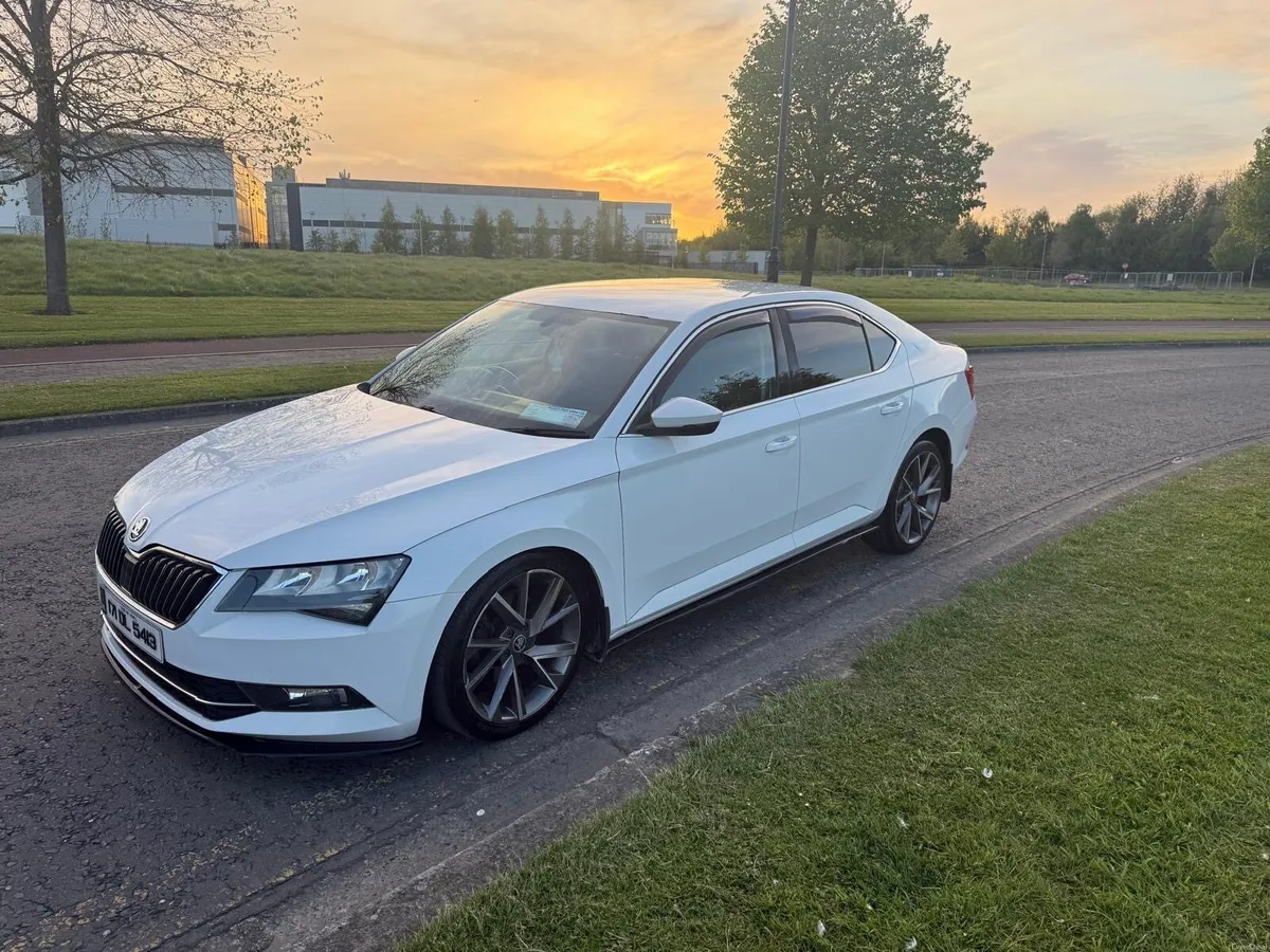 2017 Skoda Superb DSG 2.0 TDI SE - Image 4