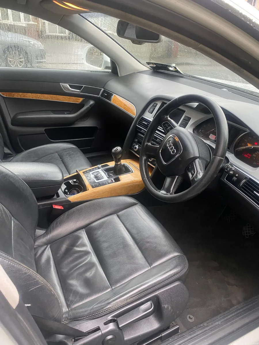 Audi A6 2010 - Image 2
