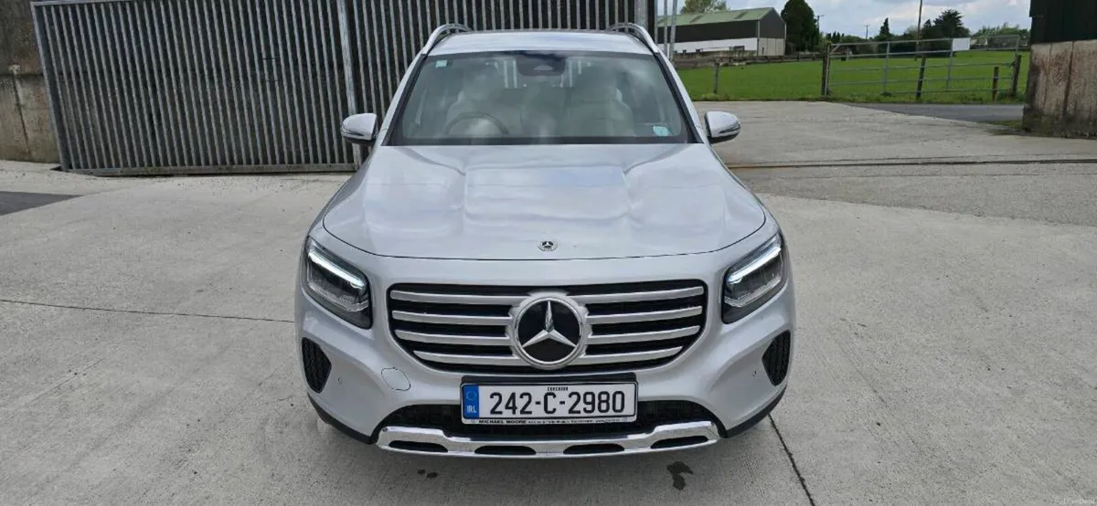 242 Mercedes GLB 2.0 Diesel 7 Seater - Image 3