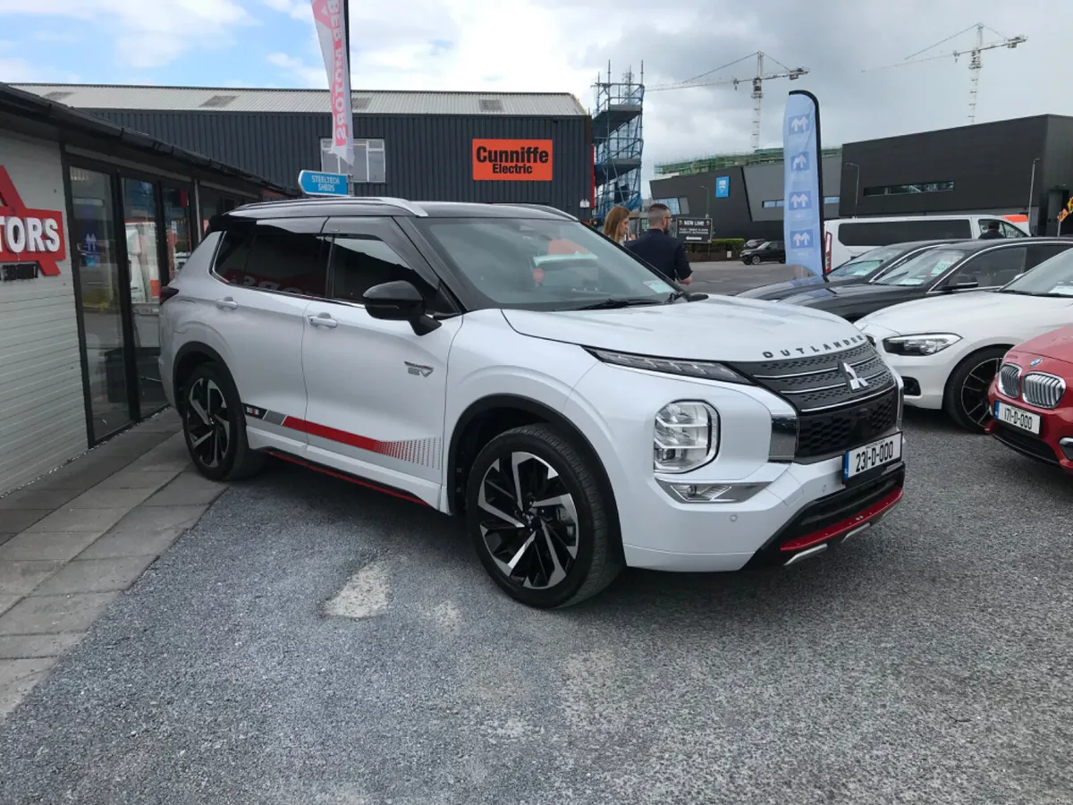 2023 Mitsubishi Outlander RALLIART EDITION - Image 4