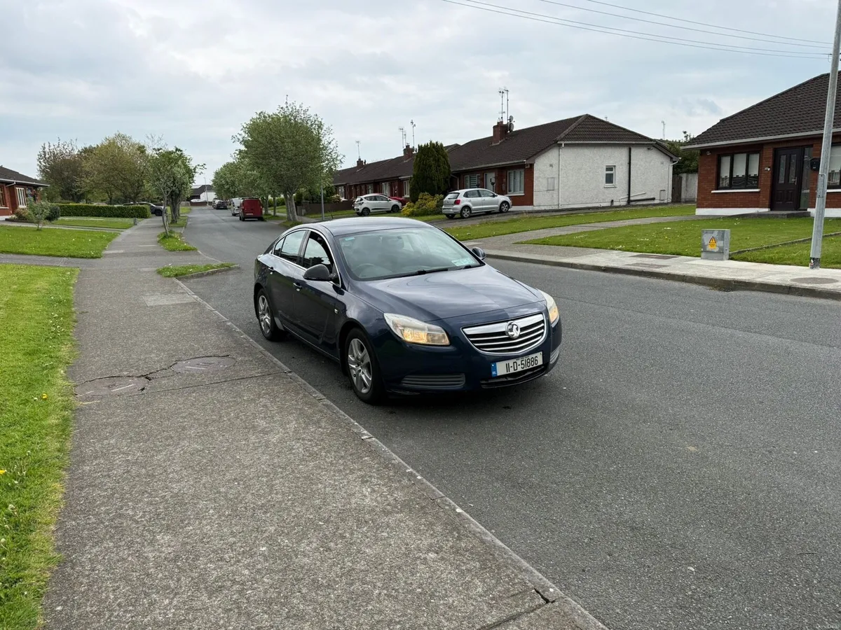VAUXHALL INSIGNIA 2.0 CDTI EXCLUSIV NCT 04/27 - Image 3