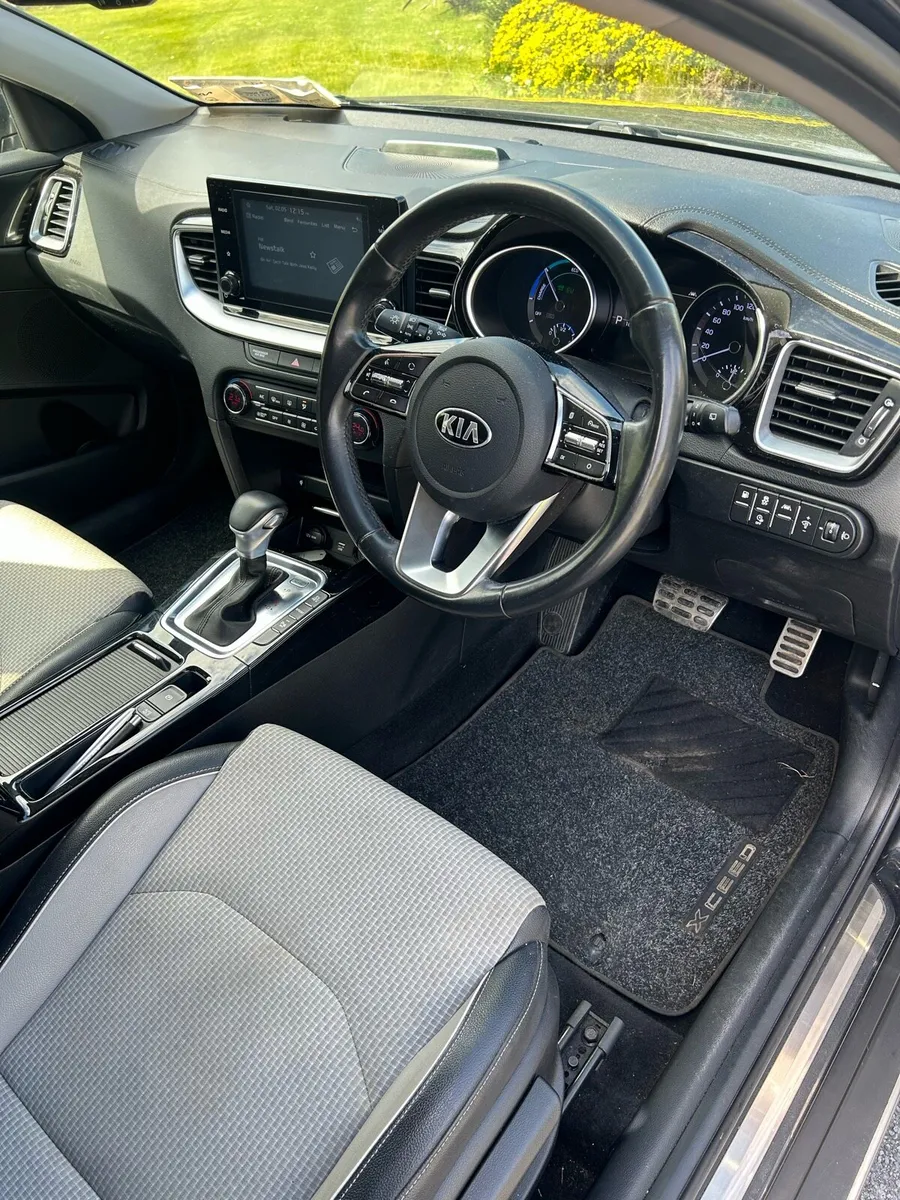 Kia Xceed hybrid - Image 3