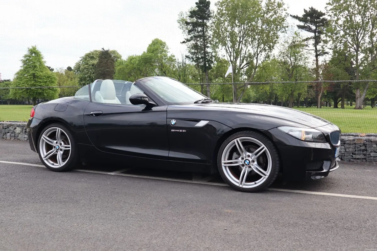 BMW Z4 2010 - Image 1