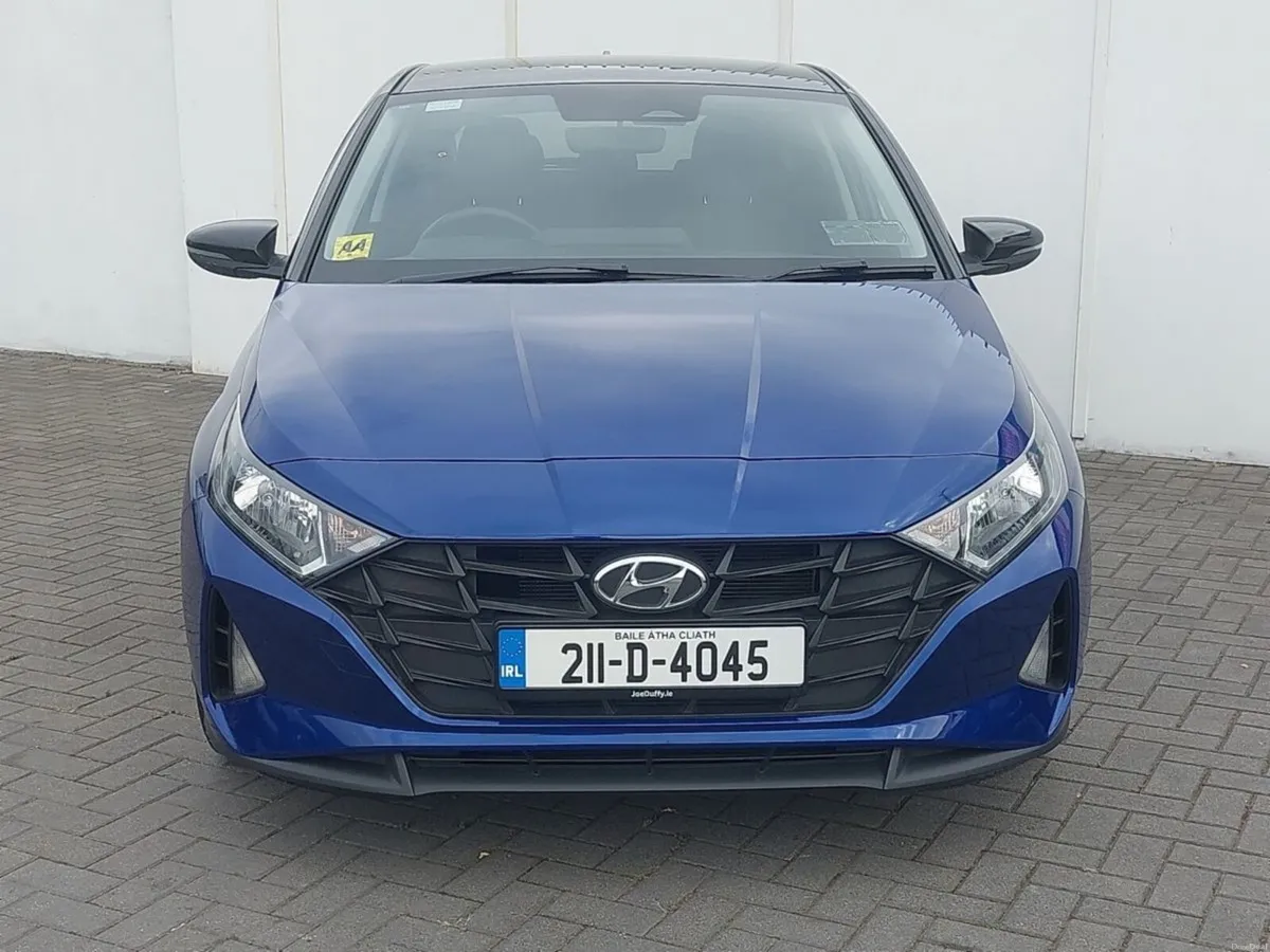 Hyundai i20 1.2 Launch Edition 2 Tone Roof - Image 6