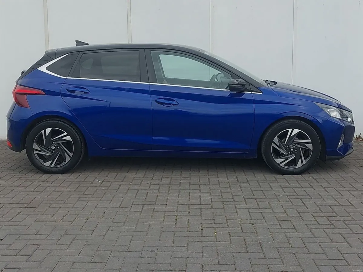 Hyundai i20 1.2 Launch Edition 2 Tone Roof - Image 4