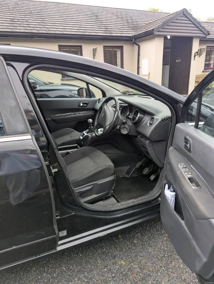Peugeot 5008 - Image 2