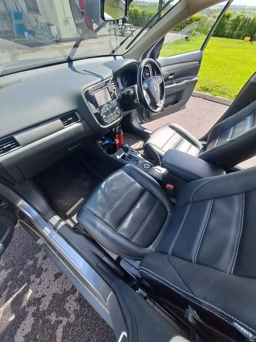 Mitsubishi Outlander 2015 - Image 4