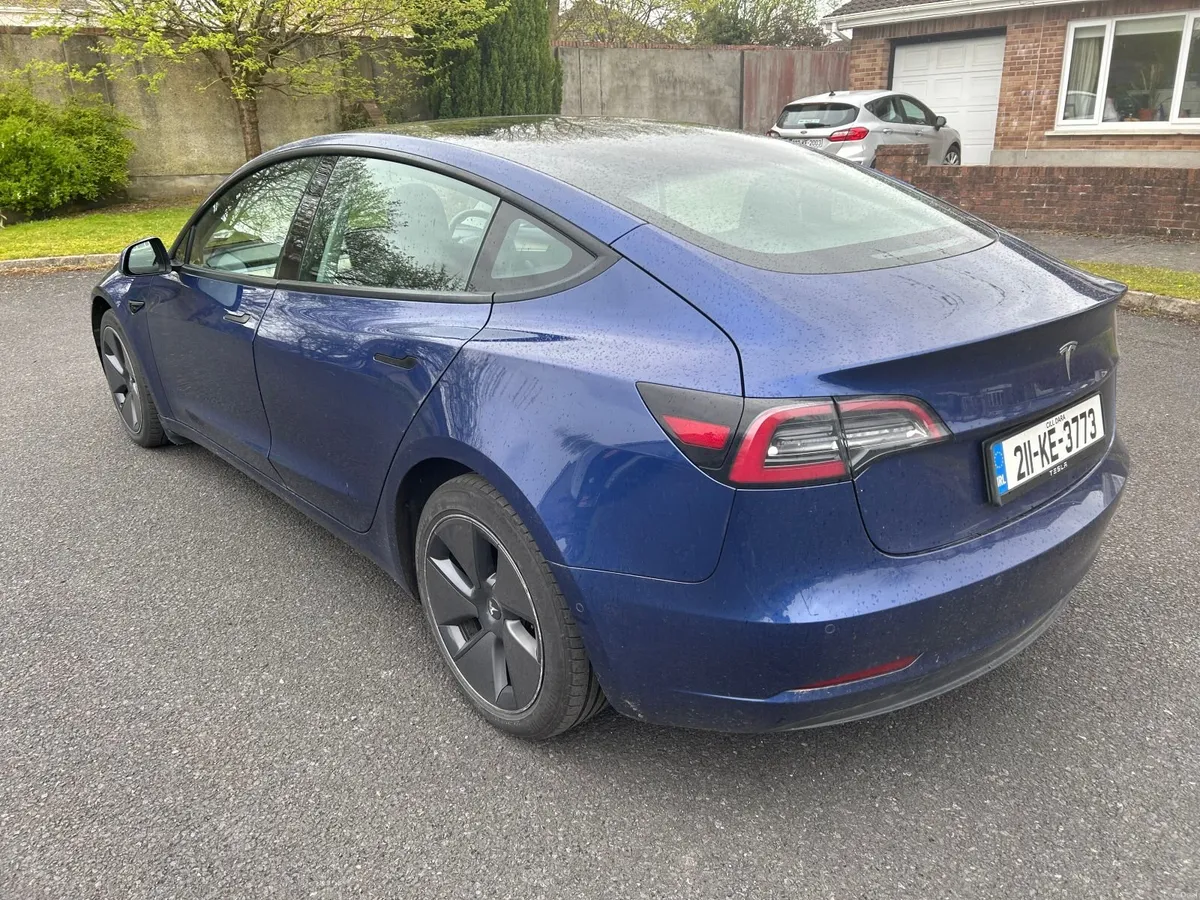 Tesla Model 3 2021 - Image 3