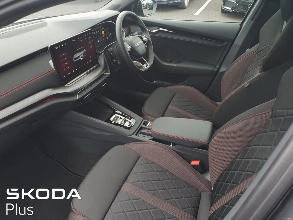 Skoda Octavia Combi RS 2.0TSi DSG - Image 4