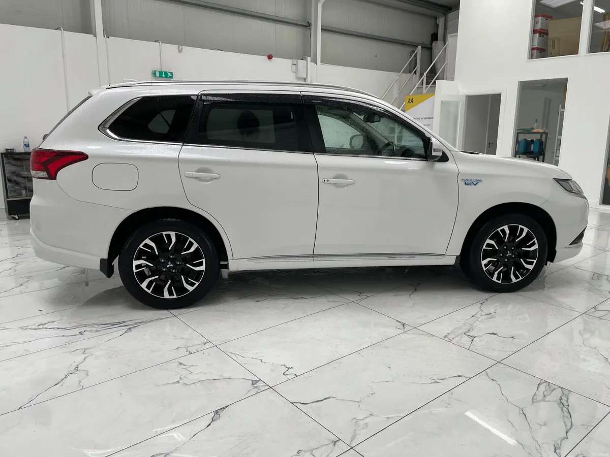 Mitsubishi Outlander 2018 - Image 2