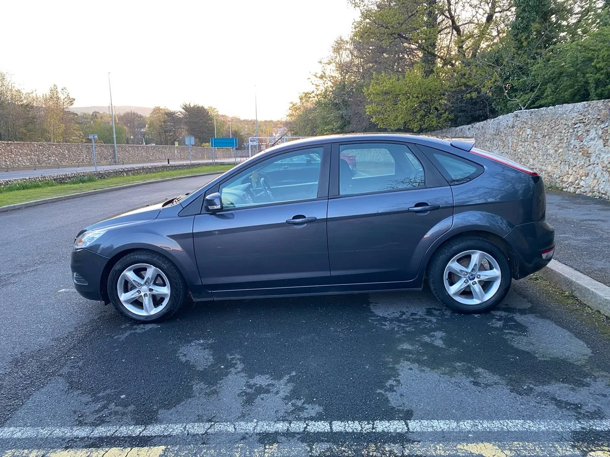 FORD FOCUS 1.6 PETROL,  Automatic - Low Mileage, - Image 3