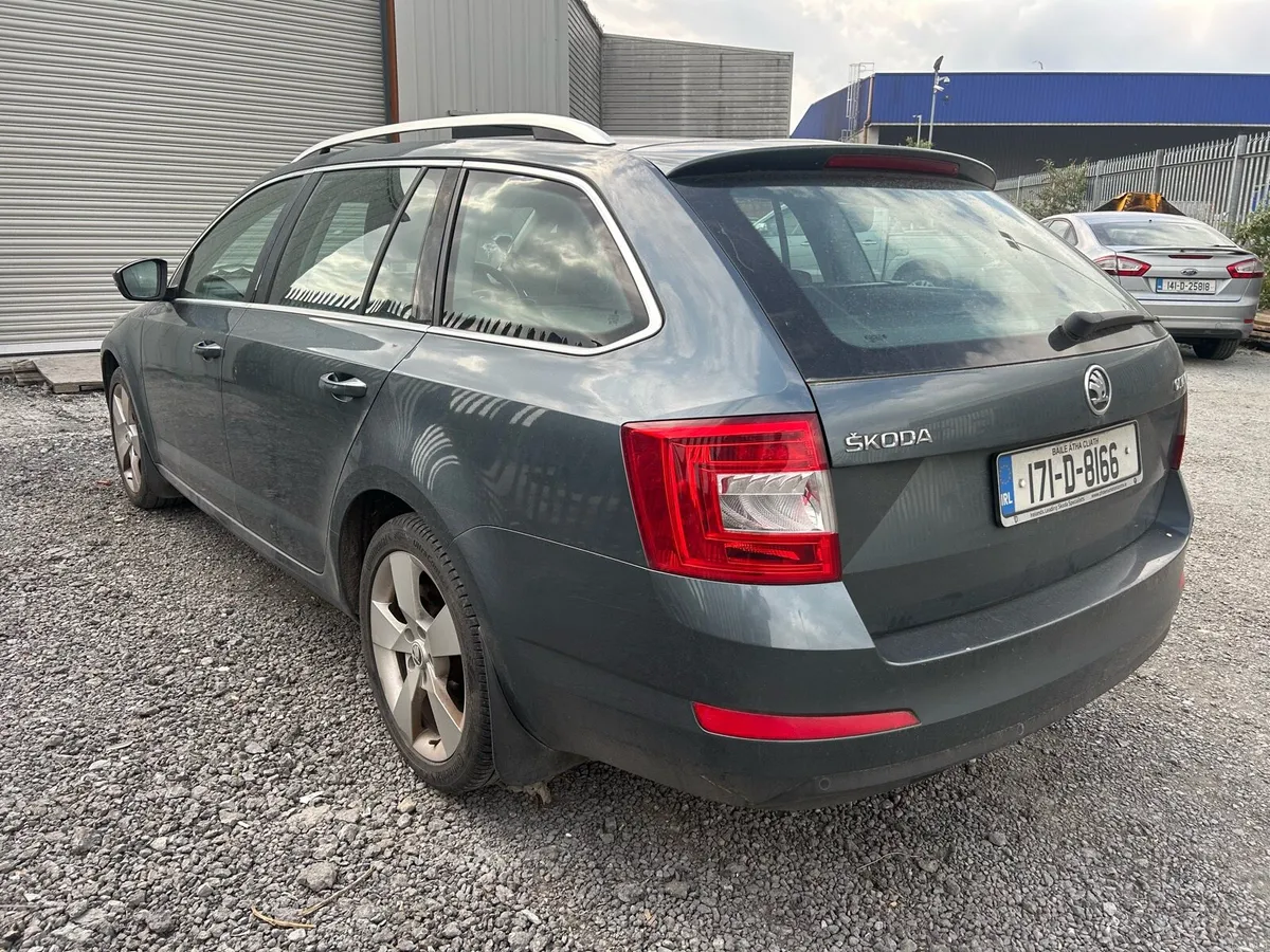 2017 Skoda Octavia estate - Image 4