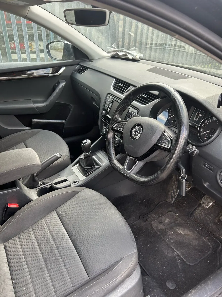 2017 Skoda Octavia estate - Image 2
