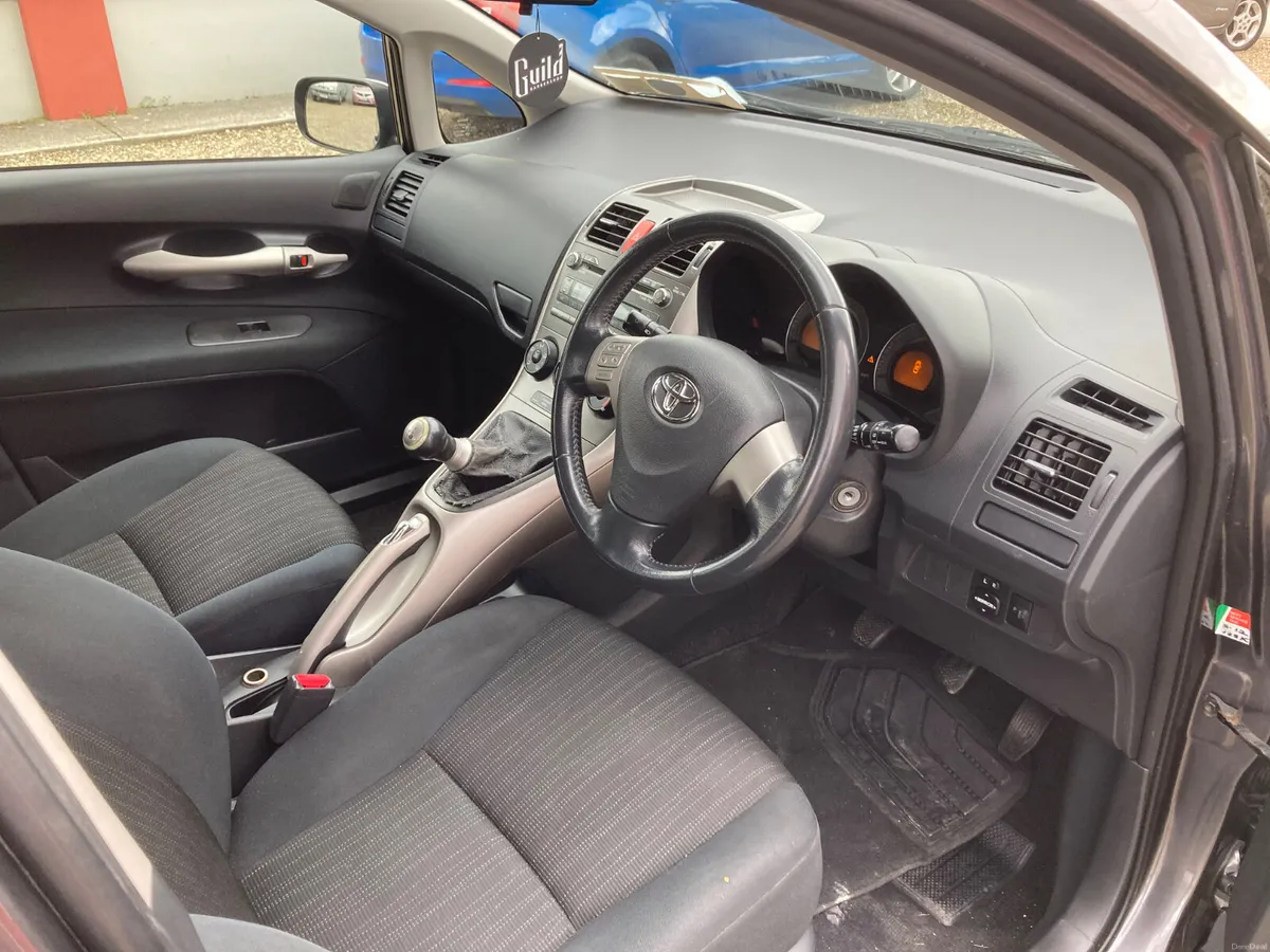 Toyota Auris 2007 Petrol 1.4 - Image 5