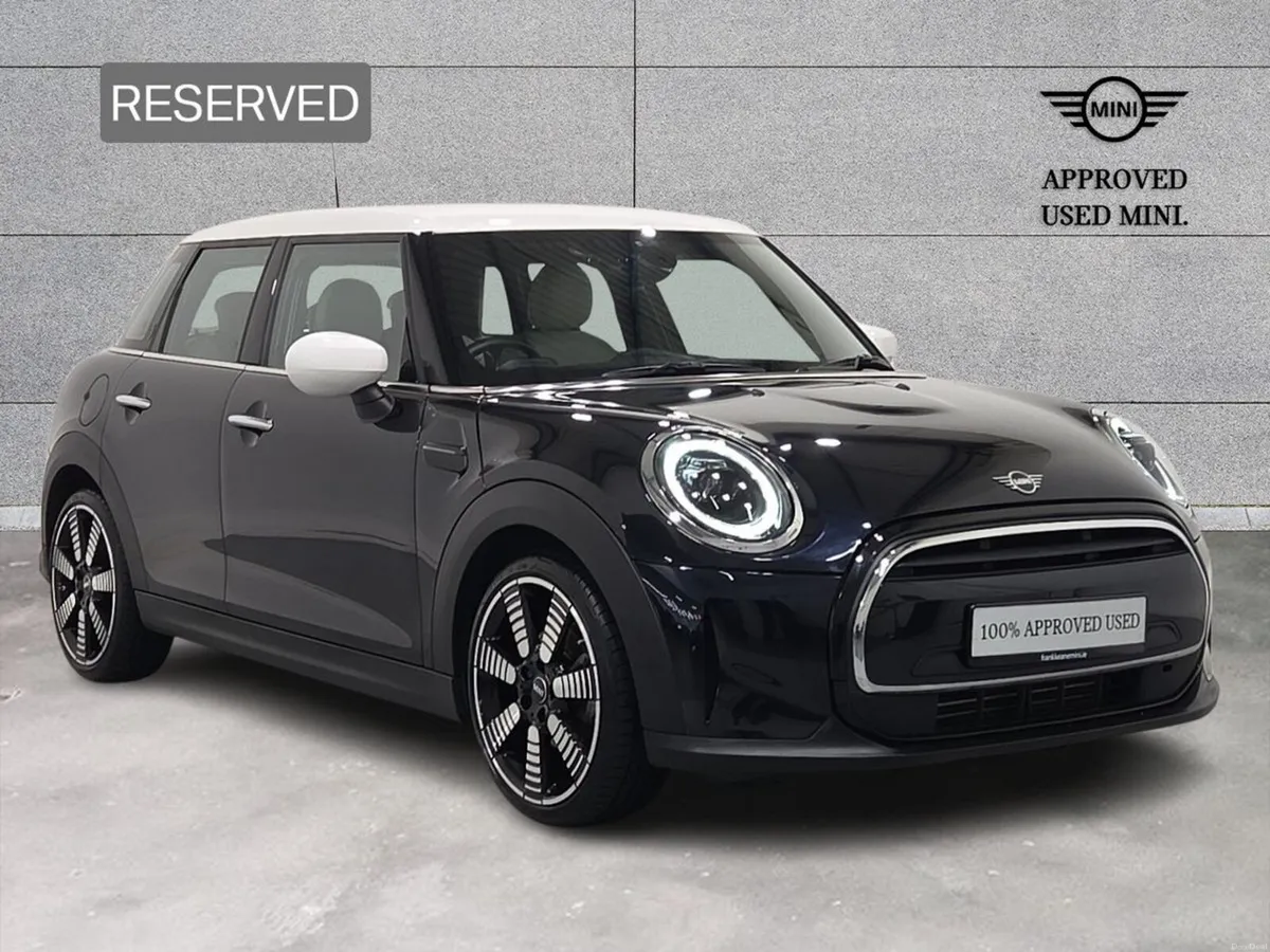 Mini Cooper 5-Door Cooper Exclusive - Image 1