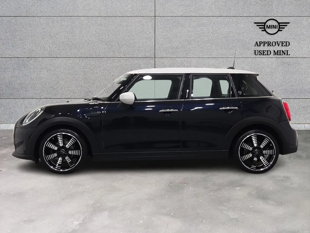 Mini Cooper 5-Door Cooper Exclusive - Image 4