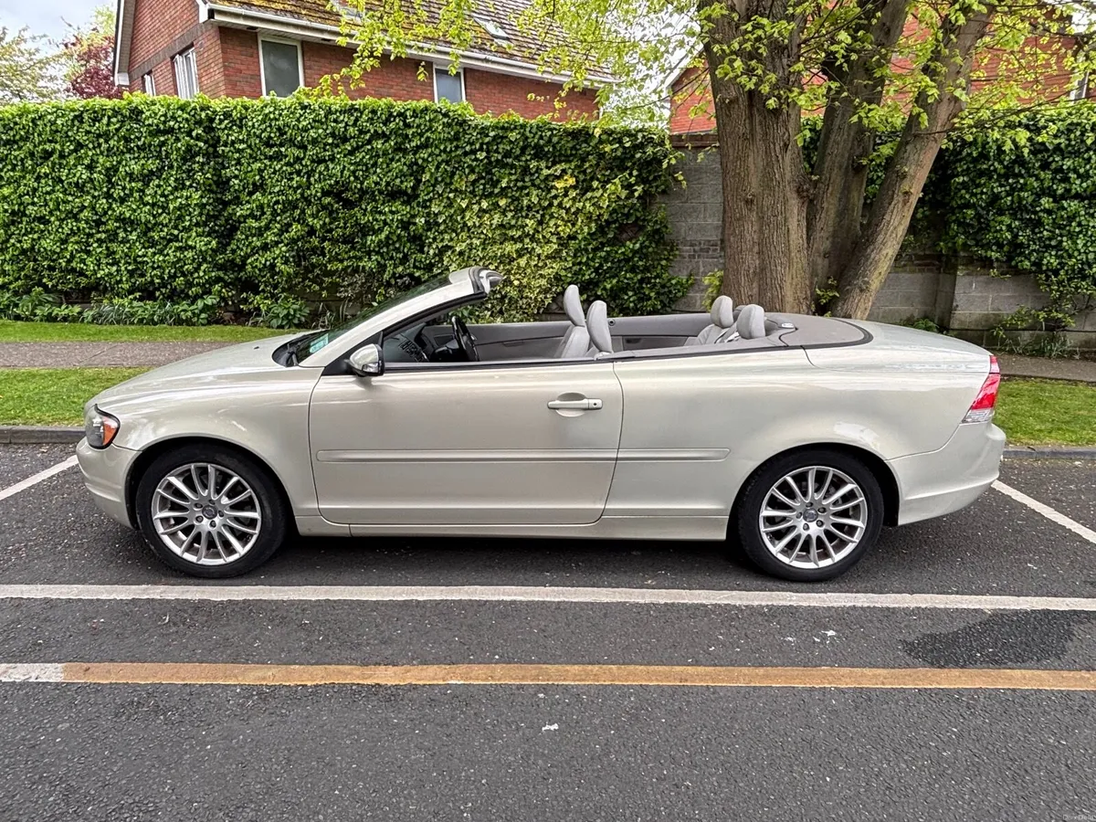 Volvo C70 2006 - Image 1