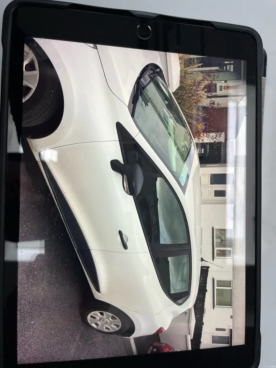 Renault Clio - Image 1